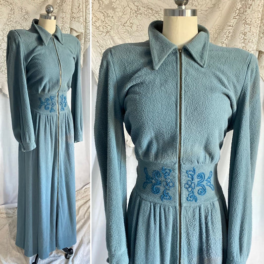Vintage 1940’s House Dress | Dusty Blue Woolen Fleece with Embroidery | Size M, LG | Gassser, Lugano - Daggers & Dames