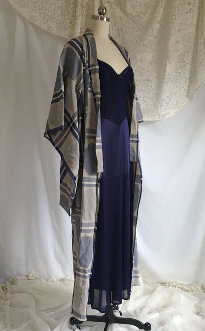 Vintage 1940's Kimono | Blue Crepe Silk | Geometric Pattern | Size SM/LG - Daggers & Dames