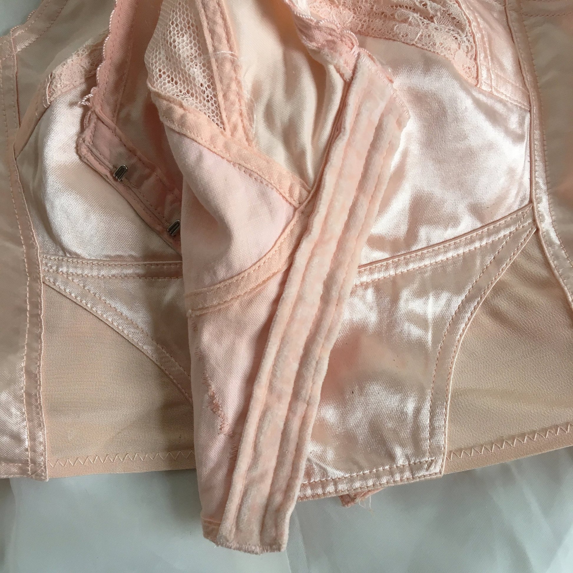 Vintage 1940's Longline Bra | Bubblegum Pink Satin & Lace with Bullet Cups | Bellavita | Size 38 B, 36 C - Daggers & Dames
