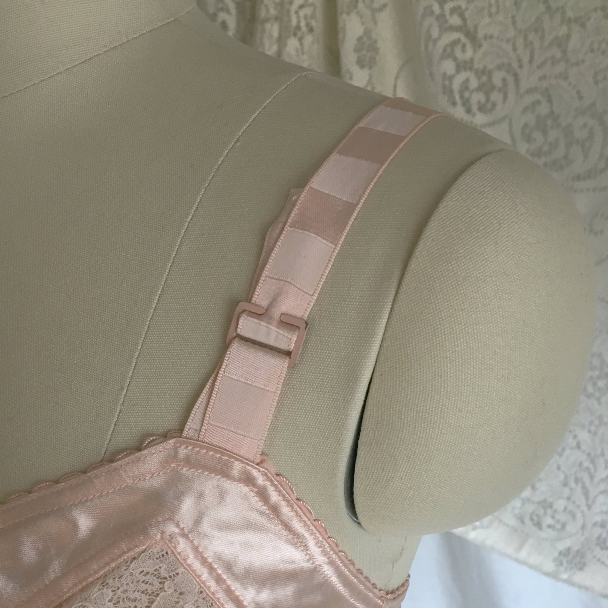 Vintage 1940's Longline Bra | Bubblegum Pink Satin & Lace with Bullet Cups | Bellavita | Size 38 B, 36 C - Daggers & Dames