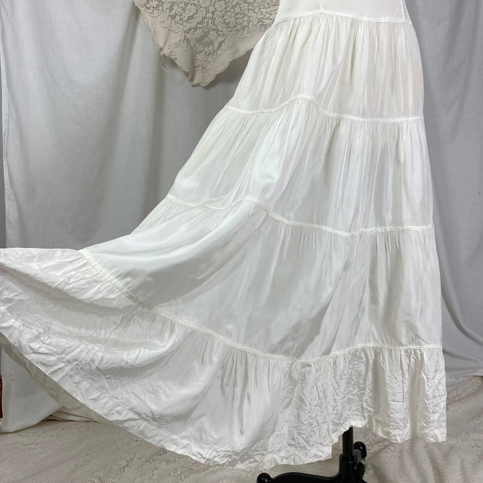 Vintage 1940's Maxi Slip Dress | Crisp White Rayon Taffeta with Tiered Ruffle Skirt | Size M - Daggers & Dames