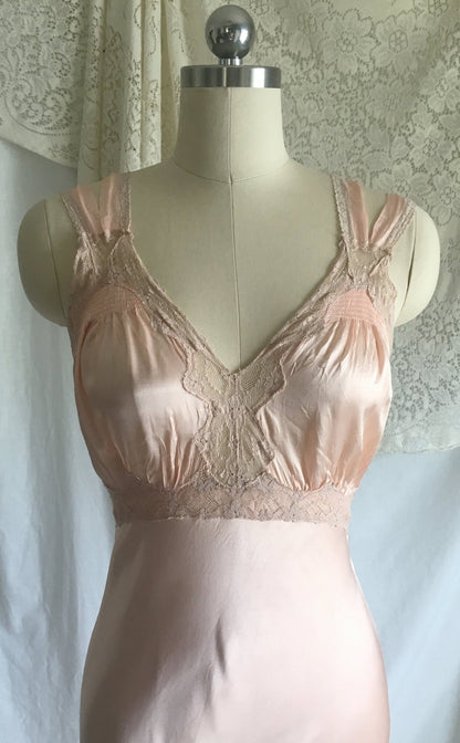 Vintage 1940's Nightgown | Blush Pink Rayon Satin with Nude Lace & Bias Cut | Size S - Daggers & Dames