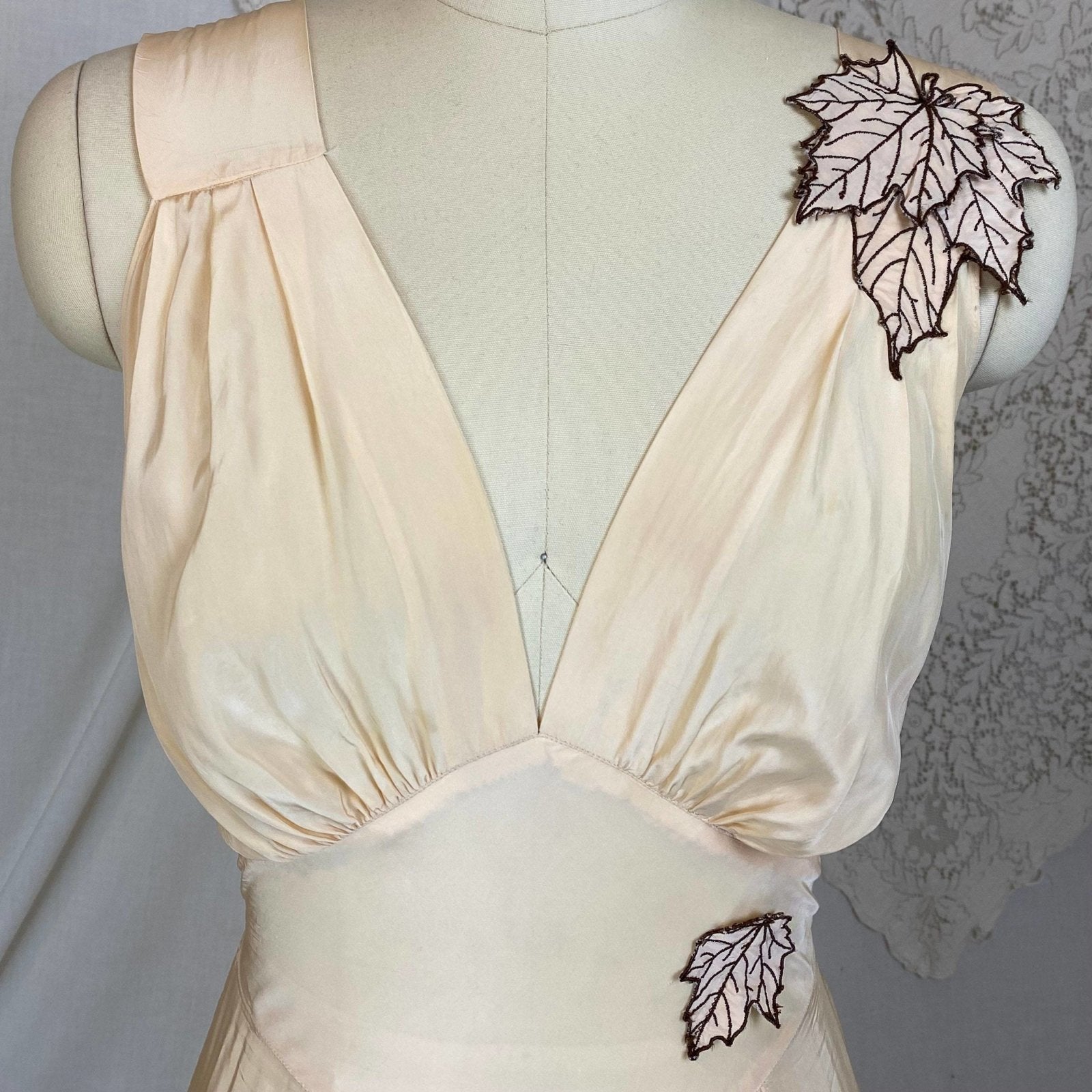 Vintage 1940's Nightgown | Buttermilk Cream Rayon with Embroidered Leaf Appliques | Size XS | Artemis - Daggers & Dames