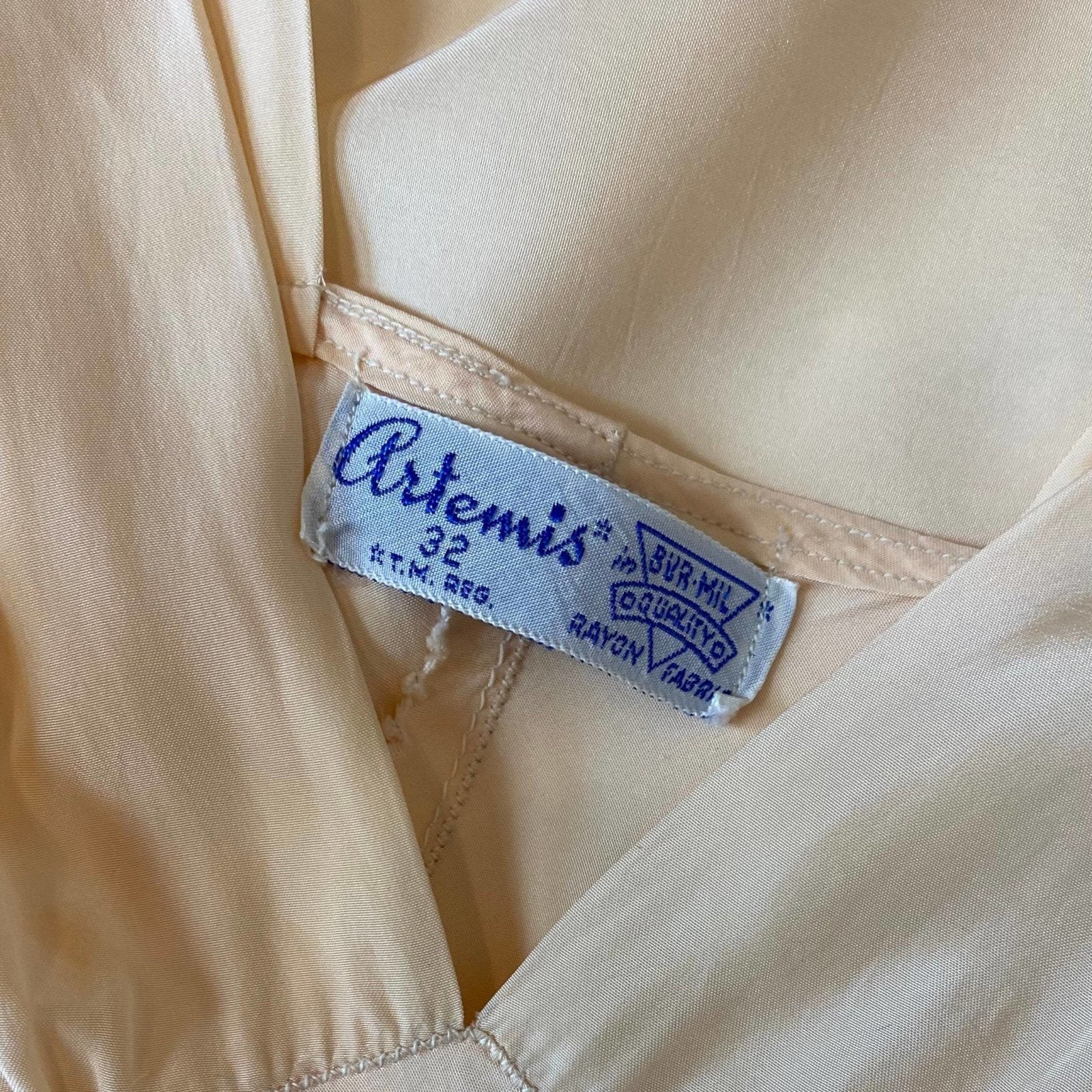 Vintage 1940's Nightgown | Buttermilk Cream Rayon with Embroidered Leaf Appliques | Size XS | Artemis - Daggers & Dames