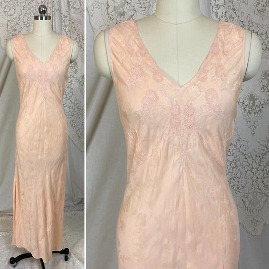 Vintage 1940's Nightgown | Creamy Peach Silk with Floral Satin Damask & Embroidery | Size M, LG - Daggers & Dames