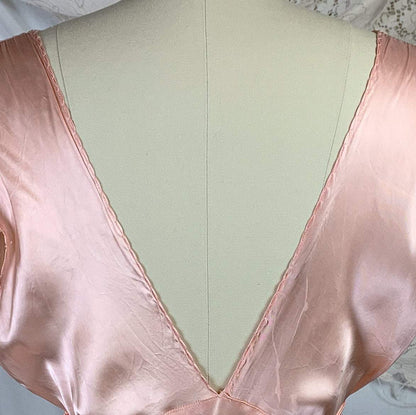 Vintage 1940's Nightgown | Deep Blush Pink Rayon Satin with Cap Sleeves & Scalloped Edges | Size MED - Daggers & Dames