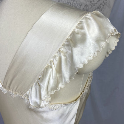 Vintage 1940's Nightgown | Hand Stitched Warm Ivory Silk Charmeuse with Floral Appliqué & Spiderweb Lace | Size 34-36 Bust, S | OOAK - Daggers & Dames