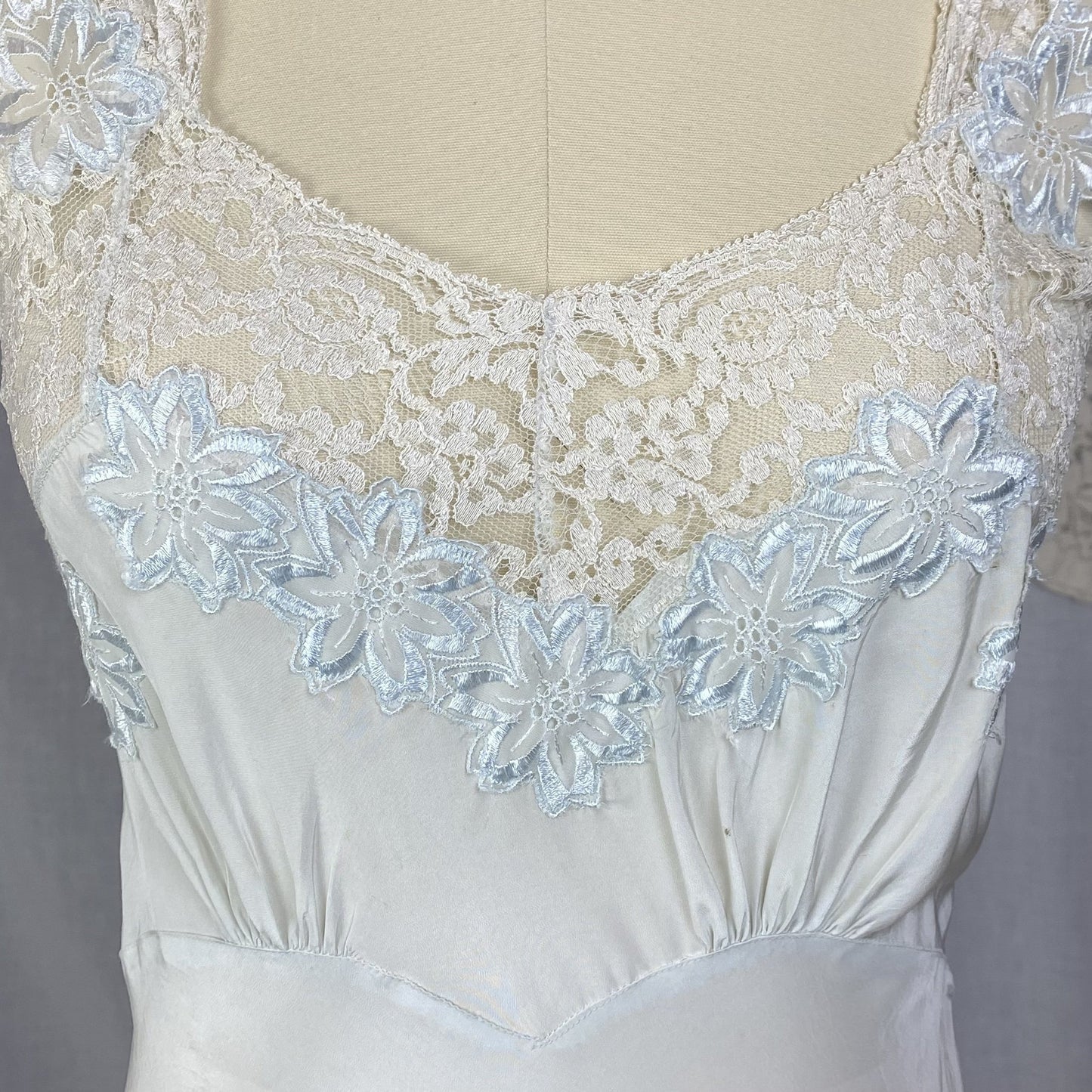 Vintage 1940's Nightgown | Icy Blue Rayon with White Lace & Embroidered Floral Appliqués | Size XS | Carillon - Daggers & Dames