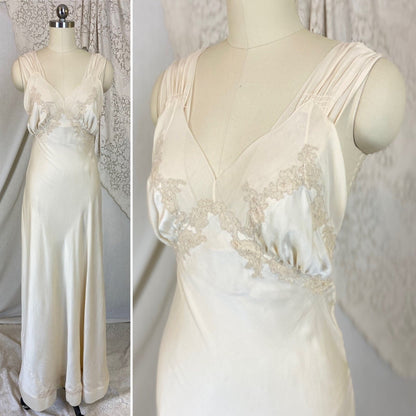Vintage 1940's Nightgown | Pearly Ivory Silk with Chiffon & Floral Appliques | Size XS | Chevette - Daggers & Dames