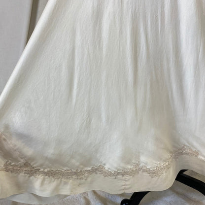 Vintage 1940's Nightgown | Pearly Ivory Silk with Chiffon & Floral Appliques | Size XS | Chevette - Daggers & Dames