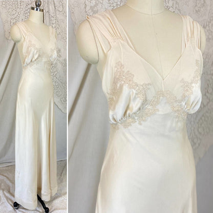 Vintage 1940's Nightgown | Pearly Ivory Silk with Chiffon & Floral Appliques | Size XS | Chevette - Daggers & Dames