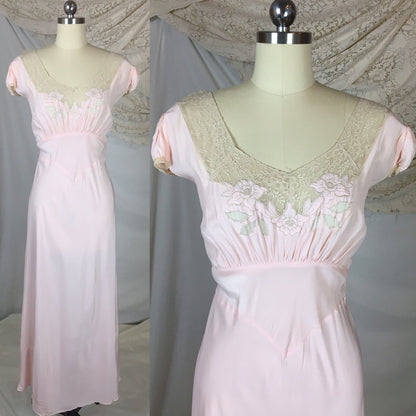 Vintage 1940's Nightgown | Powder Pink Rayon with Ecru Lace & Embroidered Flower Applique | Size XXL - Daggers & Dames