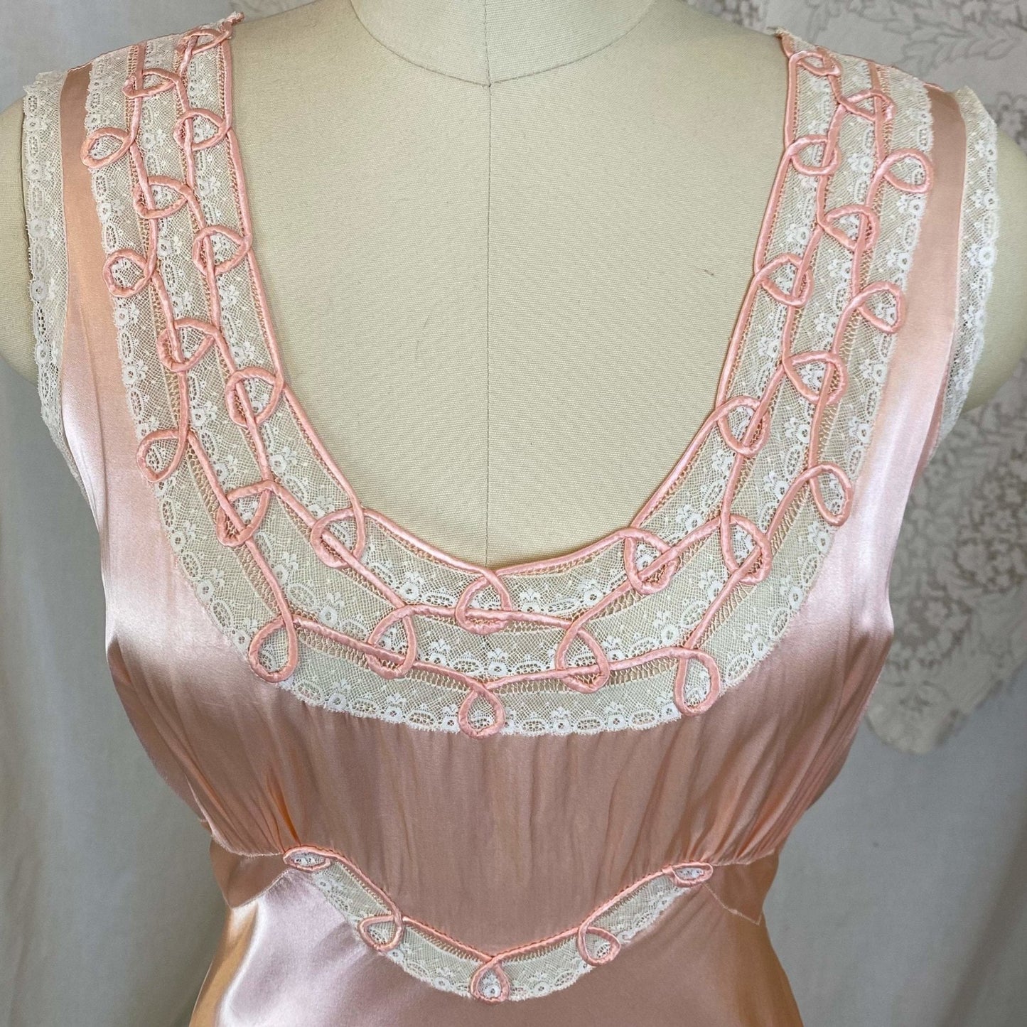 Vintage 1940's Nightgown | Rich Hand Stitched Silk Satin with Cream Lace | Size S, M | Yolande - Daggers & Dames