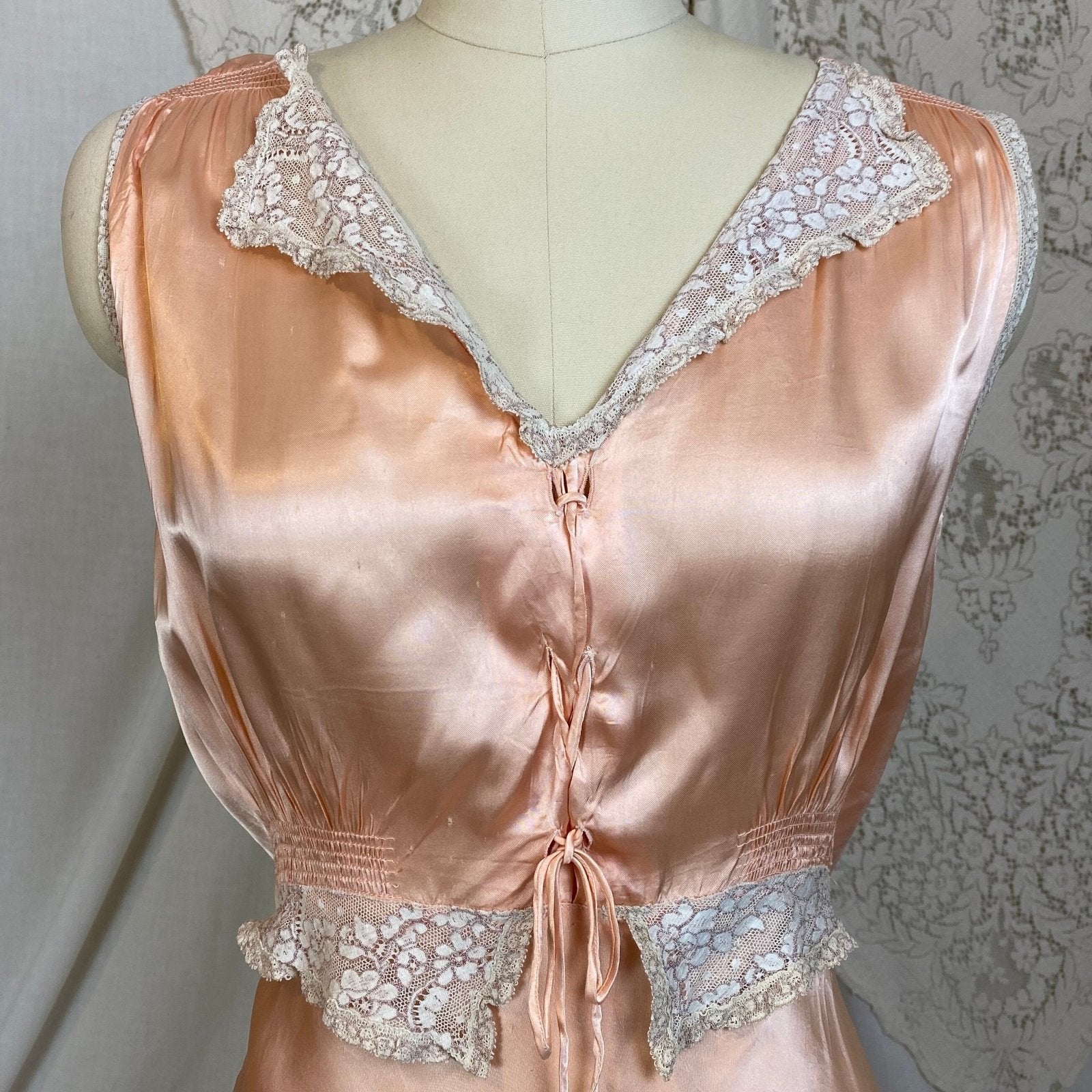 Vintage 1940's Nightgown | Rich Rose Gold Pink with Ruffled Lace & Lace-up Chest | Size M, LG | Betty Lou Lingerie - Daggers & Dames