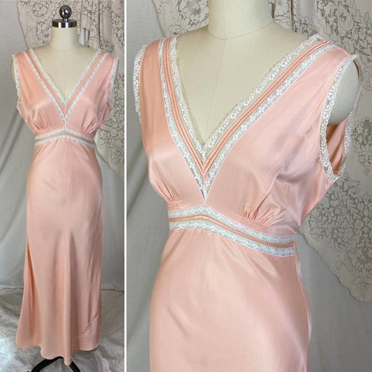 Vintage 1940's Nightgown | Rich Rose Pink Rayon Satin with White Floral Lace | Size XS, S | Never Worn - Daggers & Dames