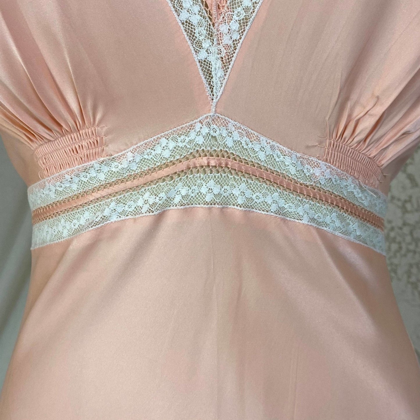 Vintage 1940's Nightgown | Rich Rose Pink Rayon Satin with White Floral Lace | Size XS, S | Never Worn - Daggers & Dames