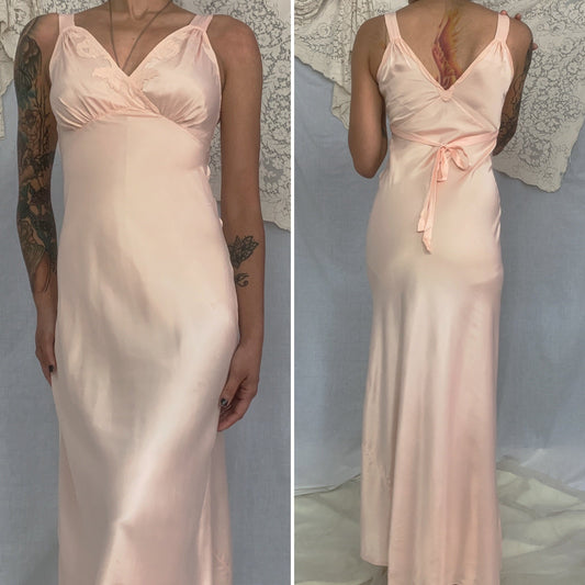 Vintage 1940's Nightgown | Rose Pink Rayon Satin with Hand Stitching & Floral Applique | Size XS | R.H. Macy Co. - Daggers & Dames