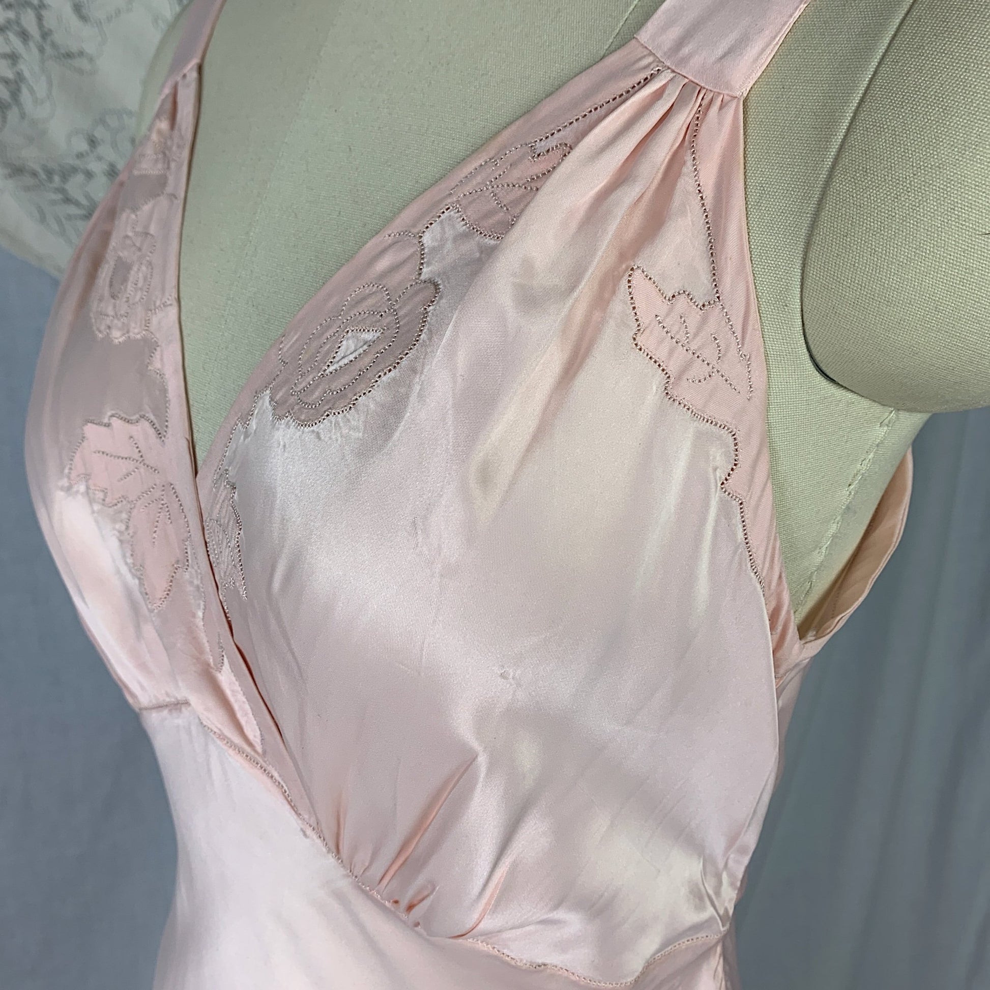 Vintage 1940's Nightgown | Rose Pink Rayon Satin with Hand Stitching & Floral Applique | Size XS | R.H. Macy Co. - Daggers & Dames