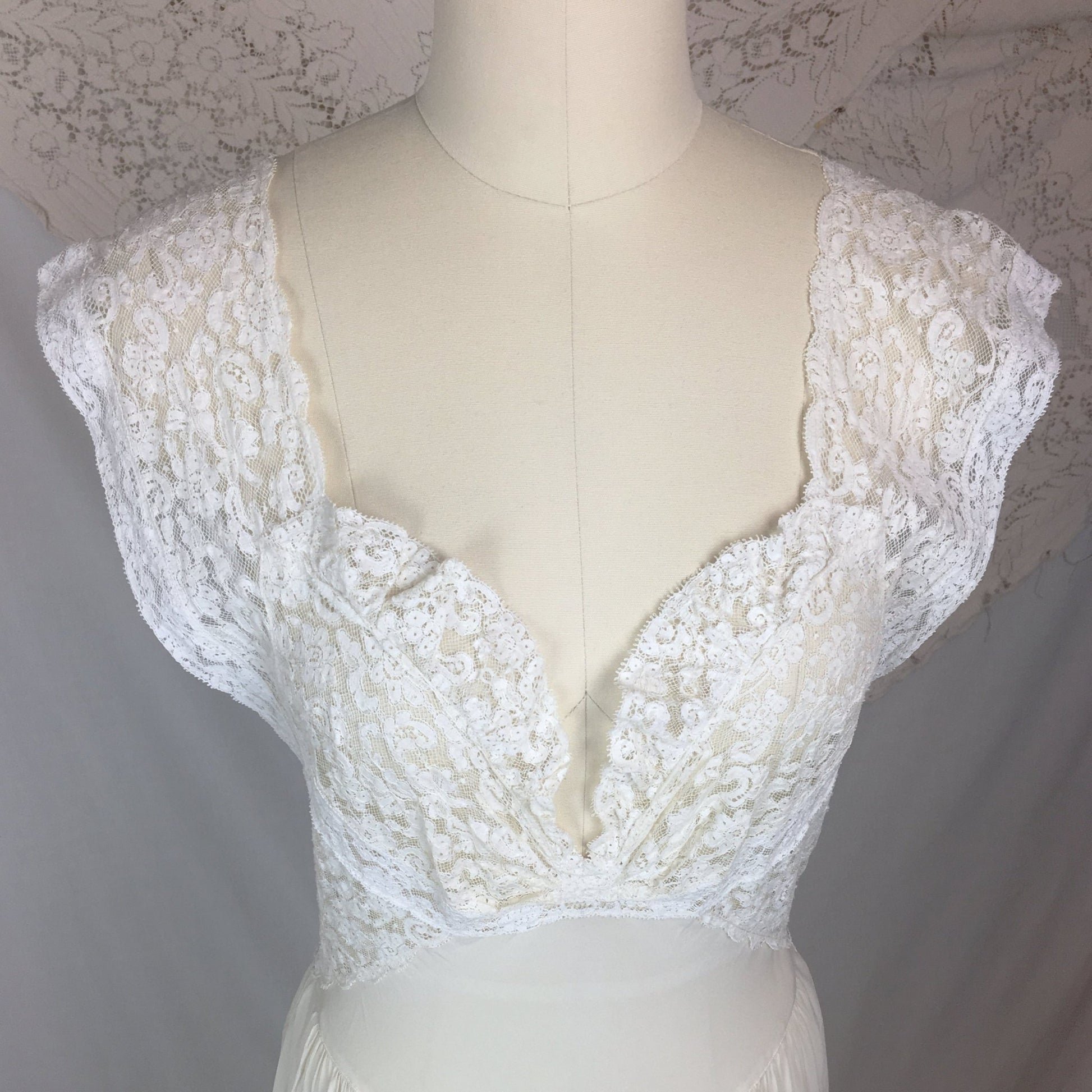 Vintage 1940's Nightgown | Sheer White Silk Chiffon with Ruffled Lace | Fischer Heavenly Silk Lingerie | Size MED - Daggers & Dames