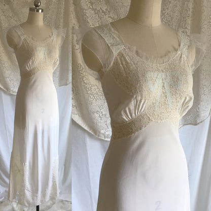 Vintage 1940's Nightgown | Silky White Rayon with Blue Ribbon Bows & Lace | Godfried Lingerie | Size XXS, XS Petite - Daggers & Dames