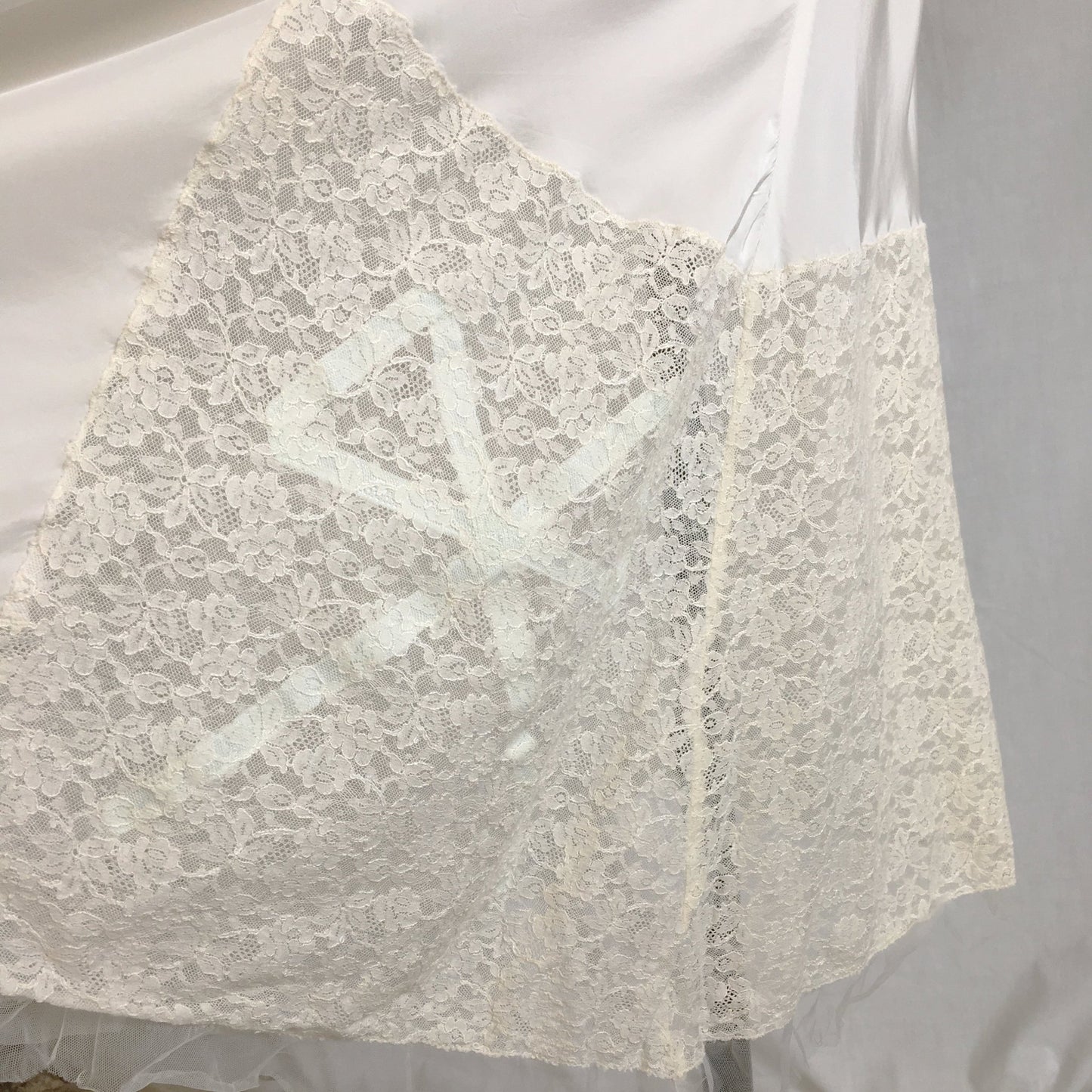 Vintage 1940's Nightgown | Silky White Rayon with Blue Ribbon Bows & Lace | Godfried Lingerie | Size XXS, XS Petite - Daggers & Dames