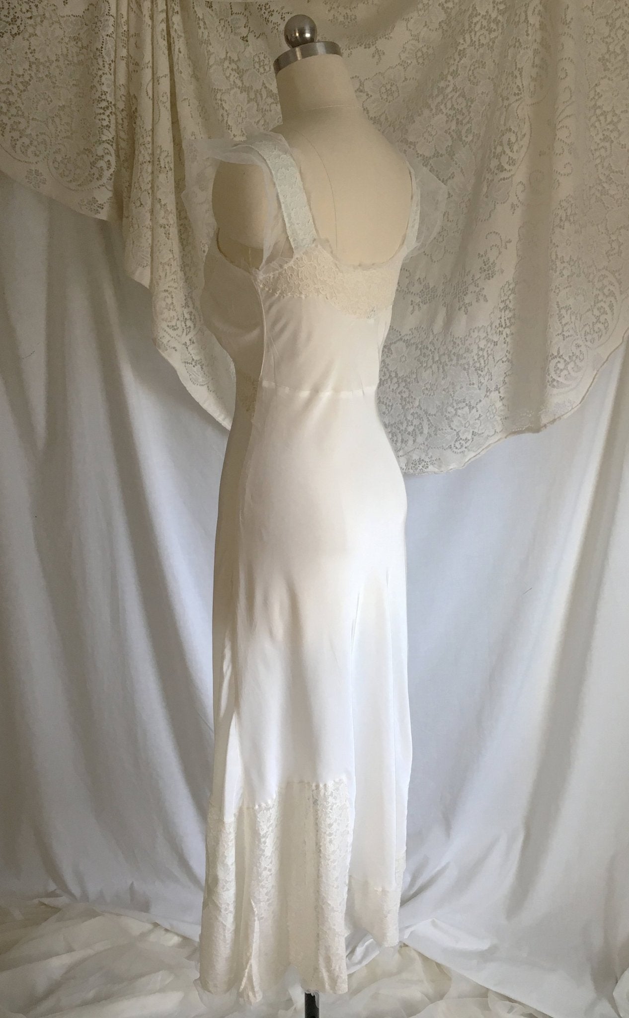 Vintage 1940's Nightgown | Silky White Rayon with Blue Ribbon Bows & Lace | Godfried Lingerie | Size XXS, XS Petite - Daggers & Dames