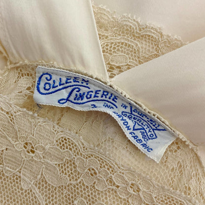 Vintage 1940's Nightgown | Warm Ivory Rayon Satin with Nude Floral Lace | Size XS | Coleen Lingerie - Daggers & Dames