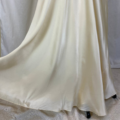 Vintage 1940's Nightgown | Warm Ivory Silk with Deep Tan Floral Lace | Size XXS, XS | Fischer Lingerie - Daggers & Dames
