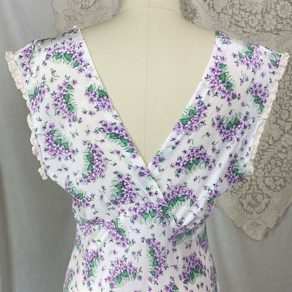 Vintage 1940's Nightgown | White rayon with Purple Lilac Floral Print | Size XS, S | Textron - Daggers & Dames