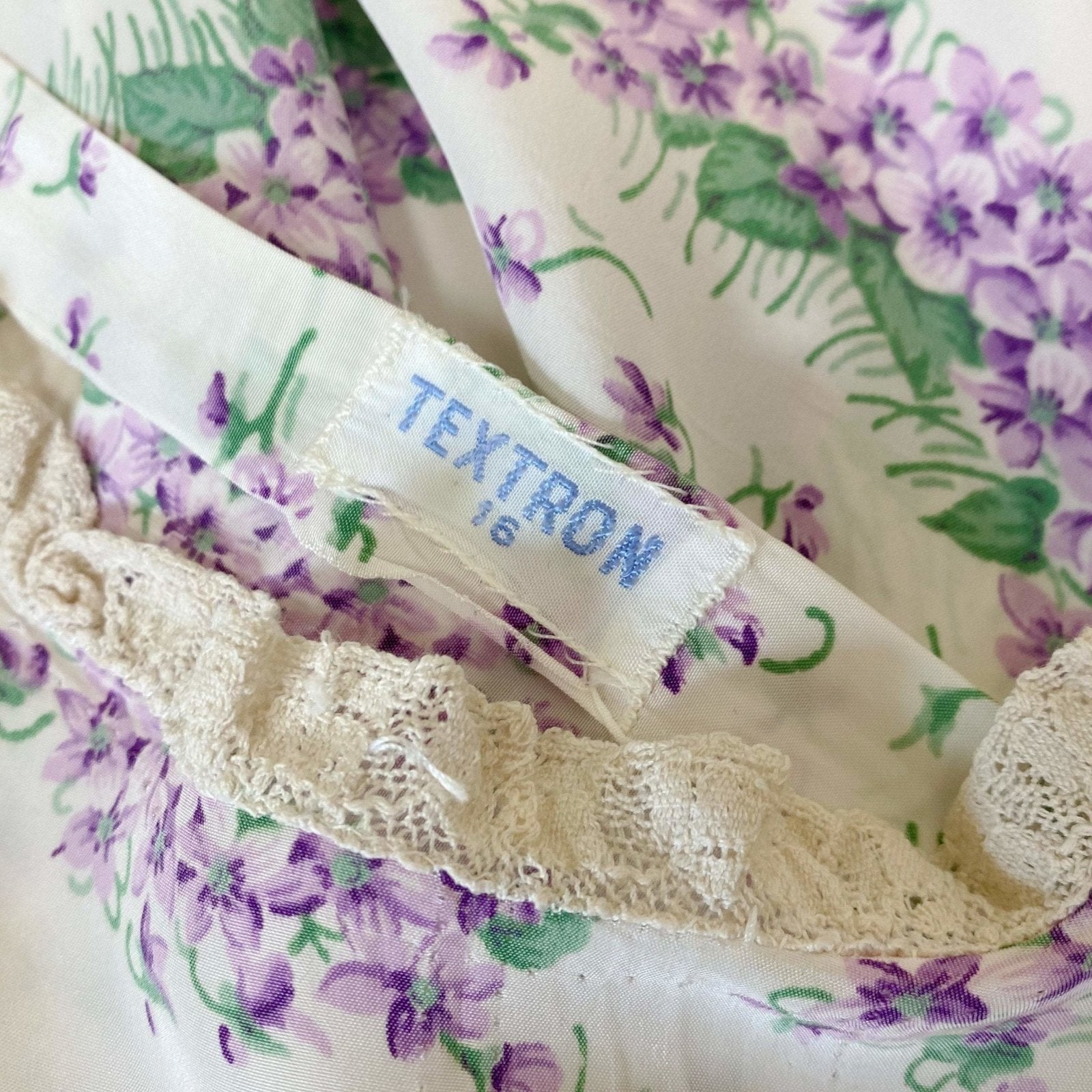 Vintage 1940's Nightgown | White rayon with Purple Lilac Floral Print | Size XS, S | Textron - Daggers & Dames