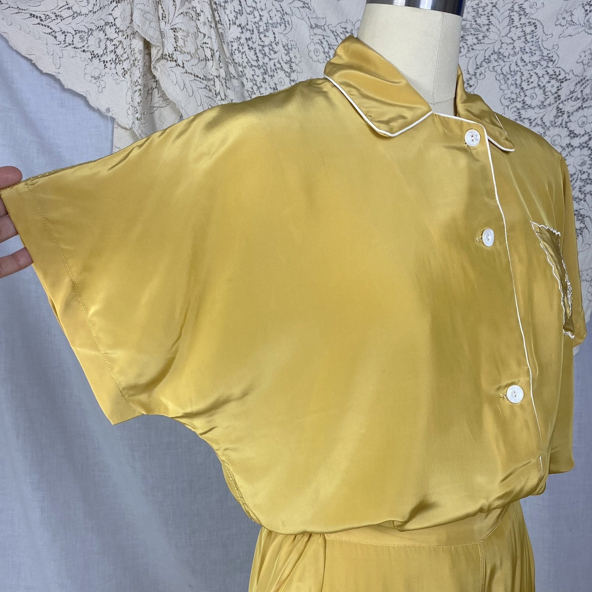 Vintage 1940's Pajama Set | Gold Hue Rayon Crepe with White Embroidery | Size S, M | Miss Elaine -New with Tags & Original Gift Box - Daggers & Dames