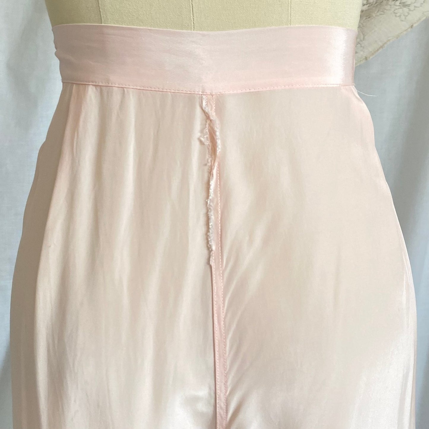 Vintage 1940's Pajama Set | Light Pastel Pink Rayon with Ivory Lace | Size M, LG | Miss Crinoline - Daggers & Dames