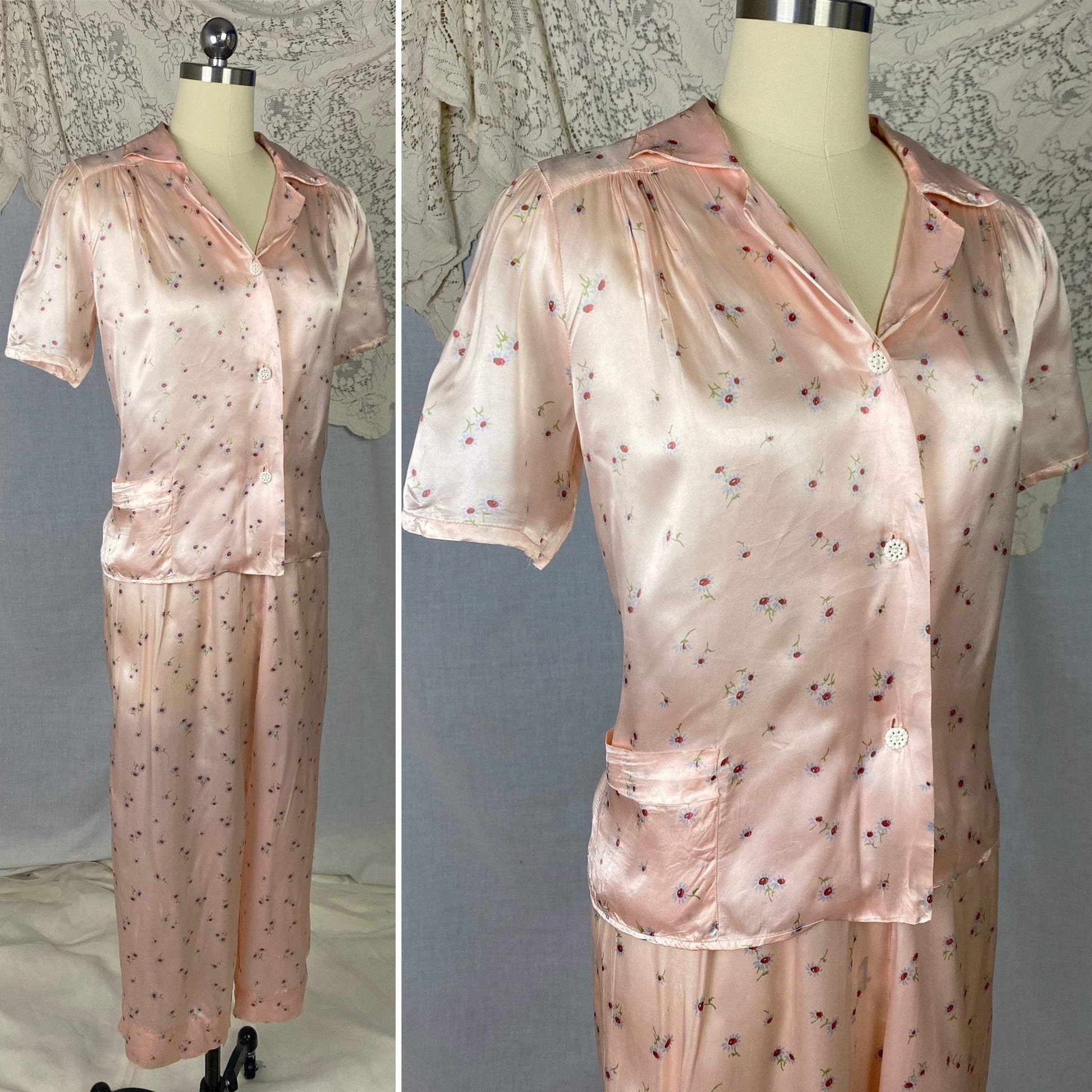 Vintage 1940's Pajama Set | Light Rosy Pink Rayon Satin with Daisy Floral Print | Size XS | W/B Weisman - Daggers & Dames