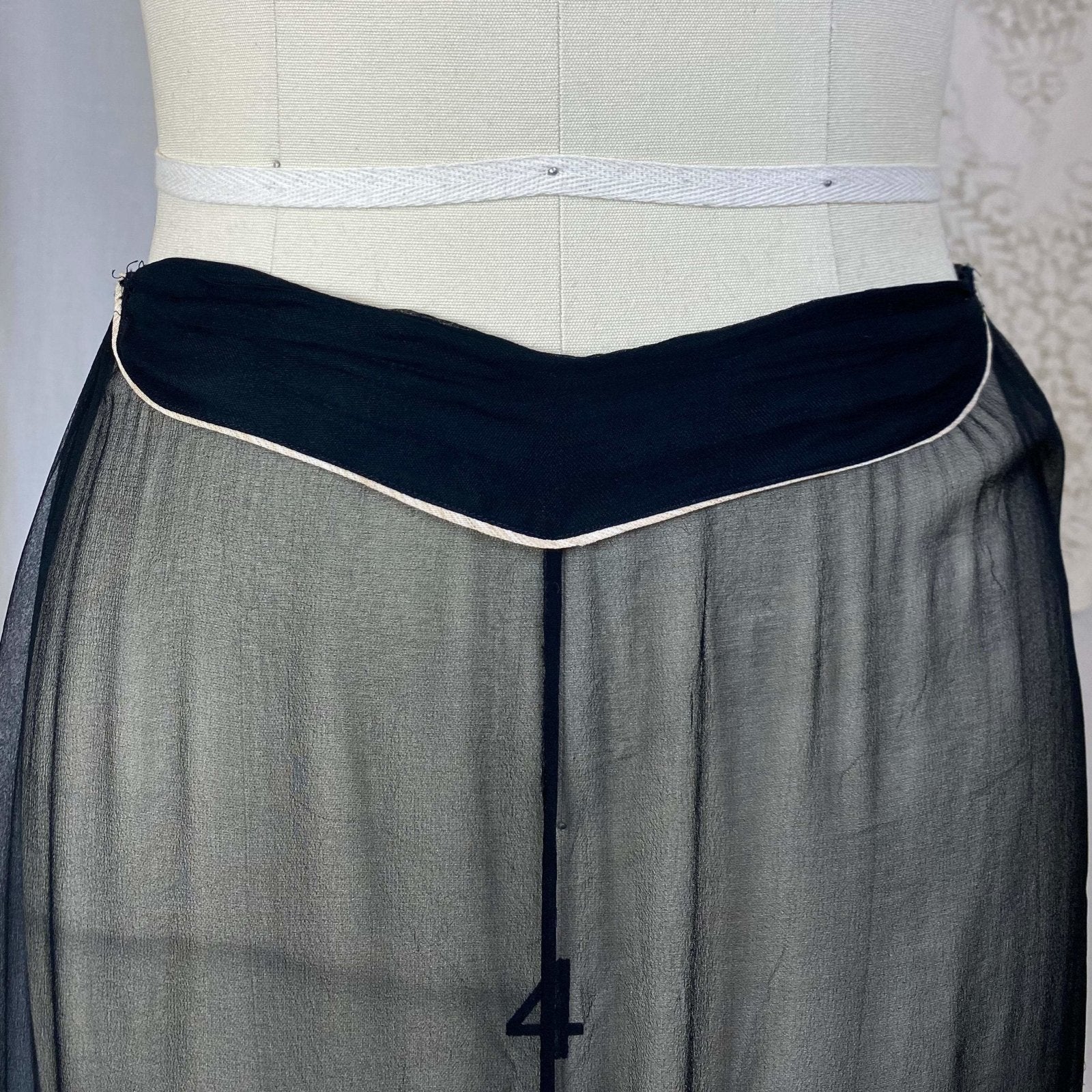 Vintage 1940's Pajama Set | Sheer Silk Chiffon with Hand Painted Scene & Frog Buttons | Size XS, S | Made in Japan - Daggers & Dames