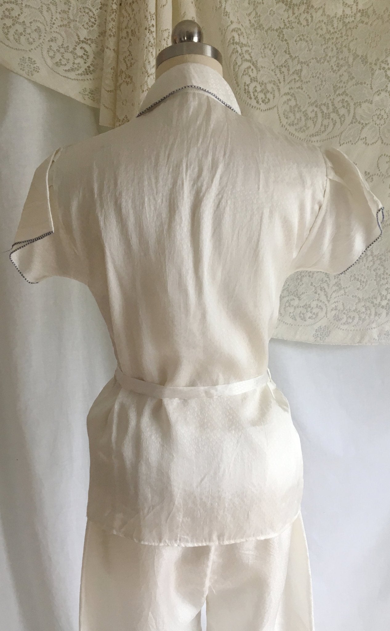 Vintage 1940's Pajama Set | White Silk with Embroidery & Mother of Pearl Buttons | Chinese Dragon Lounge Wear | Size XS, SM - Daggers & Dames