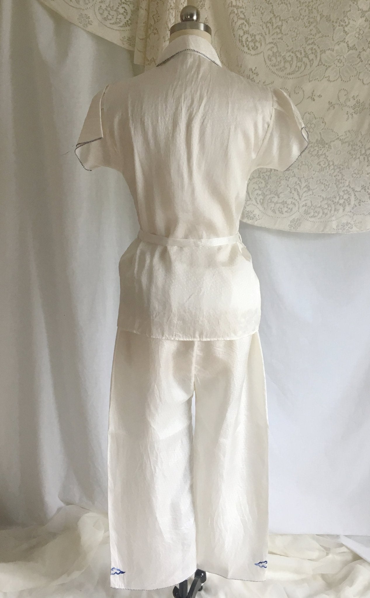 Vintage 1940's Pajama Set | White Silk with Embroidery & Mother of Pearl Buttons | Chinese Dragon Lounge Wear | Size XS, SM - Daggers & Dames