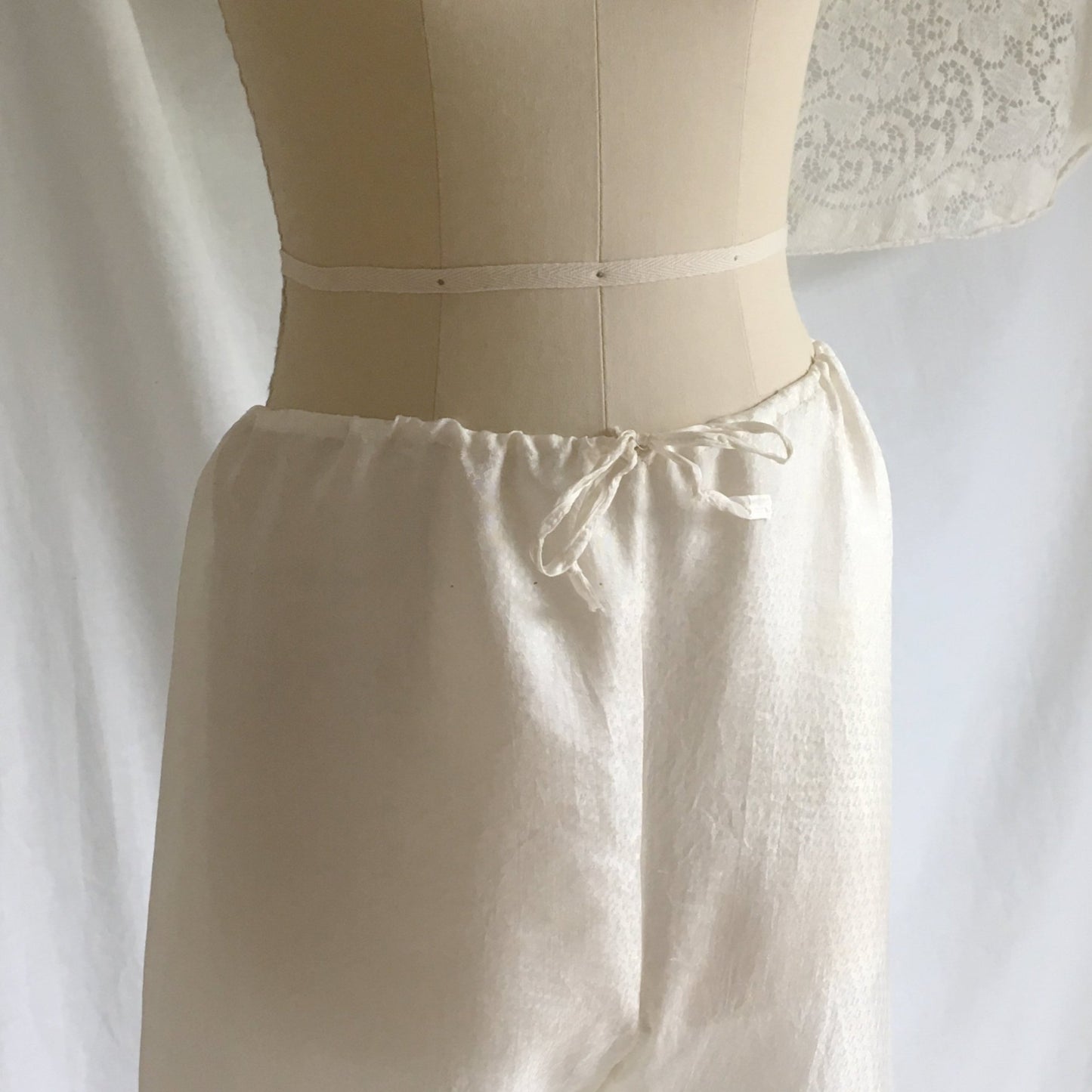 Vintage 1940's Pajama Set | White Silk with Embroidery & Mother of Pearl Buttons | Chinese Dragon Lounge Wear | Size XS, SM - Daggers & Dames