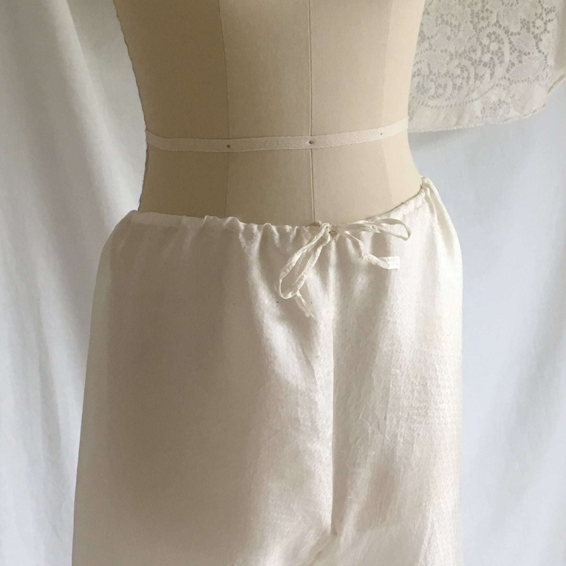 Vintage 1940's Pajama Set | White Silk with Embroidery & Mother of Pearl Buttons | Chinese Dragon Lounge Wear | Size XS, SM - Daggers & Dames