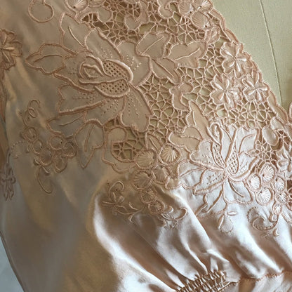 Vintage 1940's Peignoir Set | Peach Chinese Silk with Hand Embroidery & Frog Button Closure | Bridal Lingerie | Size 36, M, LG - Daggers & Dames