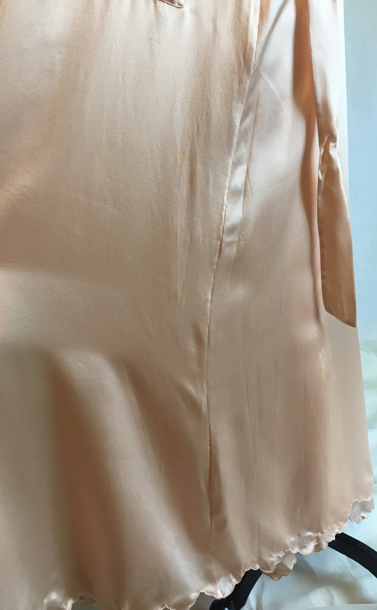 Vintage 1940's Peignoir Set | Peach Chinese Silk with Hand Embroidery & Frog Button Closure | Bridal Lingerie | Size 36, M, LG - Daggers & Dames