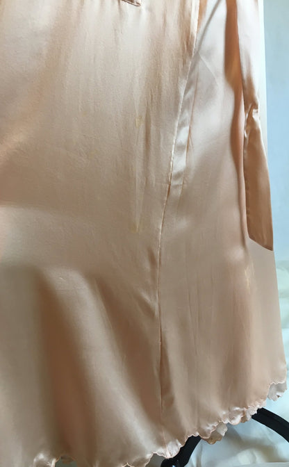 Vintage 1940's Peignoir Set | Peach Chinese Silk with Hand Embroidery & Frog Button Closure | Bridal Lingerie | Size 36, M, LG - Daggers & Dames