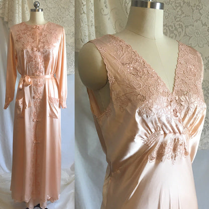 Vintage 1940's Peignoir Set | Peach Chinese Silk with Hand Embroidery & Frog Button Closure | Bridal Lingerie | Size 36, M, LG - Daggers & Dames