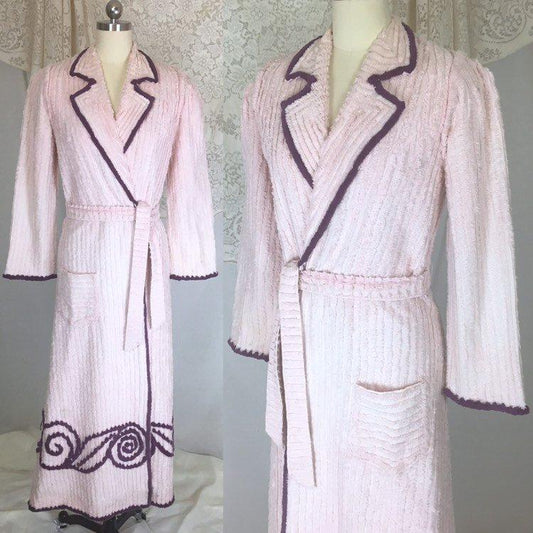 Vintage 1940's Robe | Lilac & Deep Royal Purple Chenille | Size XS, S - Daggers & Dames