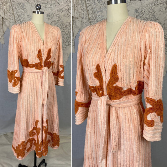 Vintage 1940's Robe | Lush Peach Candlewick Chenille with Sienna Floral Tufts | Size S, M - Daggers & Dames