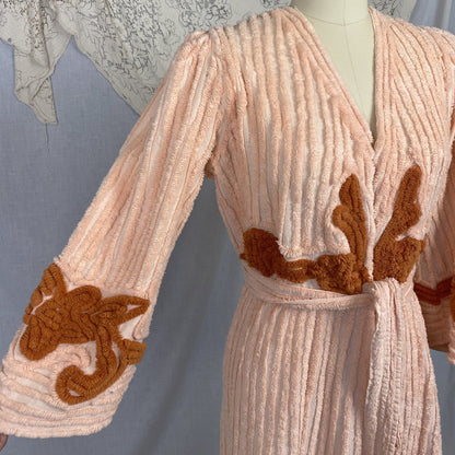 Vintage 1940's Robe | Lush Peach Candlewick Chenille with Sienna Floral Tufts | Size S, M - Daggers & Dames