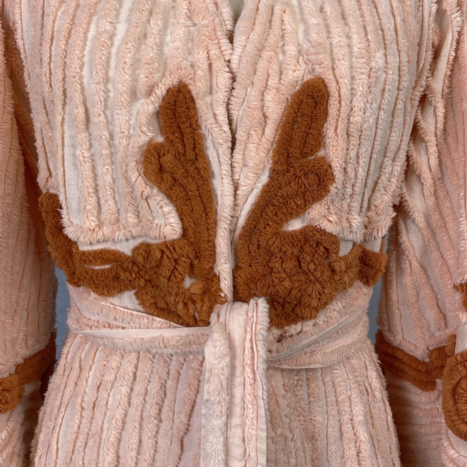 Vintage 1940's Robe | Lush Peach Candlewick Chenille with Sienna Floral Tufts | Size S, M - Daggers & Dames