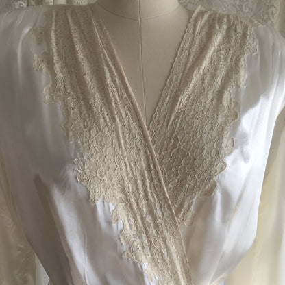 Vintage 1940's Robe | Pearly White Rayon Satin with Alençon Lace & Bell Sleeves | Size S, M - Daggers & Dames