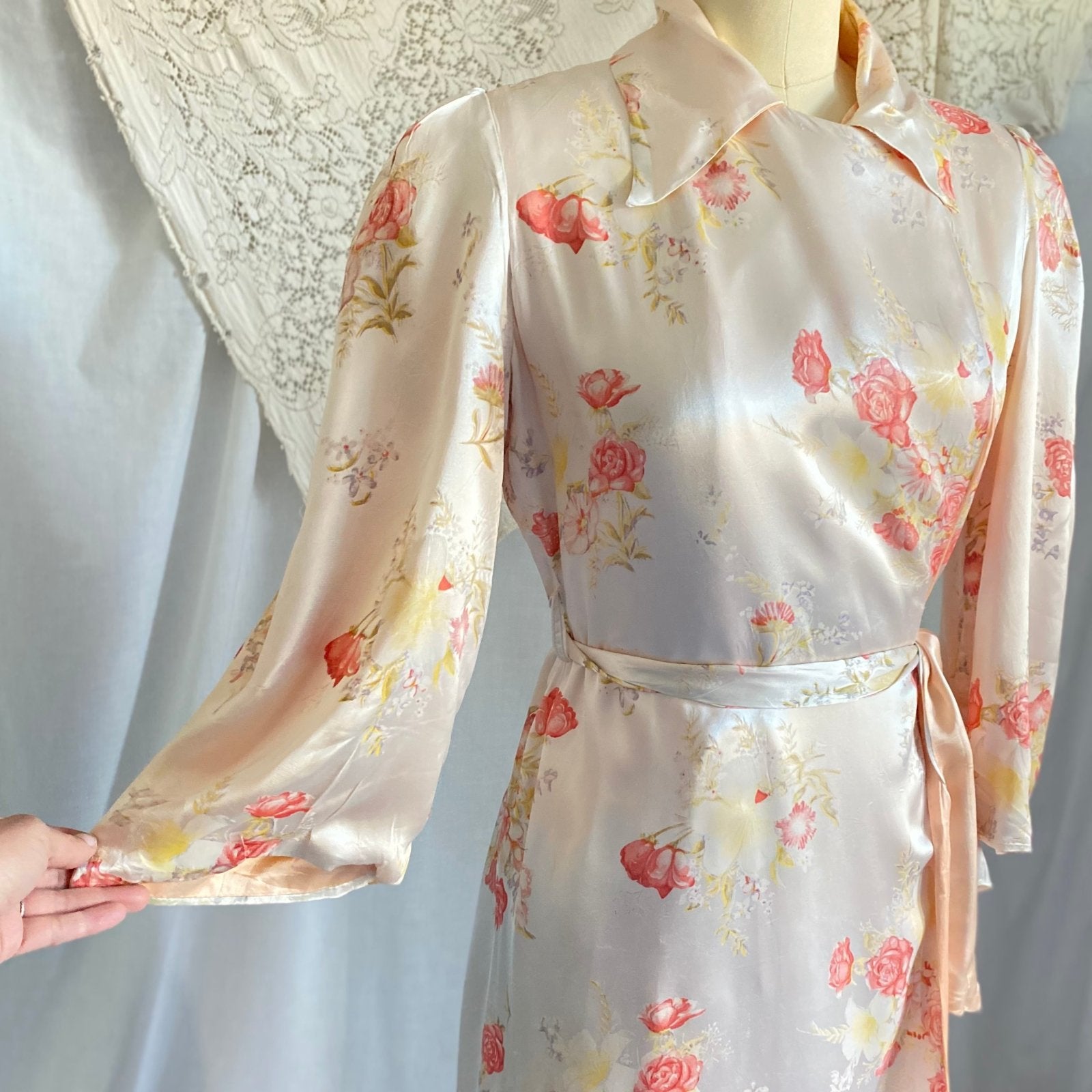 Vintage 1940's Robe | Silky White Rayon Satin with Pink Rose Floral Print & Bell Sleeves | Size S, M, LG - Daggers & Dames