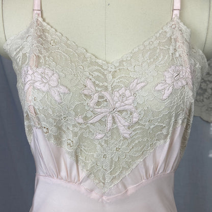 Vintage 1940's Slip | Baby Pink Rayon with Ivory Cotton Lace & Floral Applique | Size XS | Aristocraft, Never Worn - Daggers & Dames