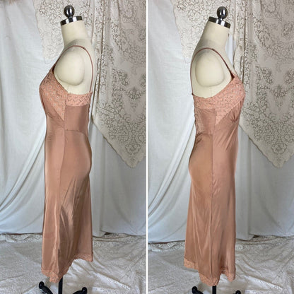 Vintage 1940's Slip | Creamy Mocha Brown Rayon with Eyelet Lace | Size XS - Daggers & Dames